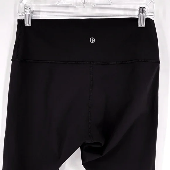 LULULEMONLike New! Wunder Under Luxtreme Black Cropped LeggingsSz 10